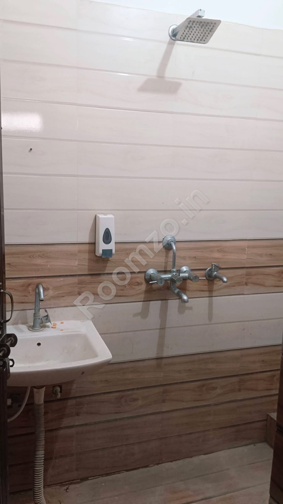 Room Available in Naini for rent on Roomzo — photo 2