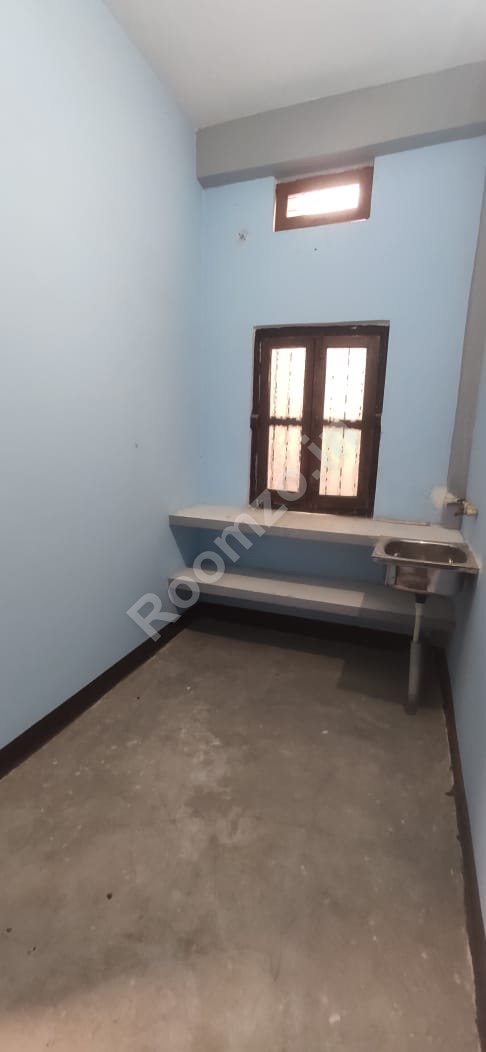 Room For Rent in Mumfordganj for rent on Roomzo — photo 3